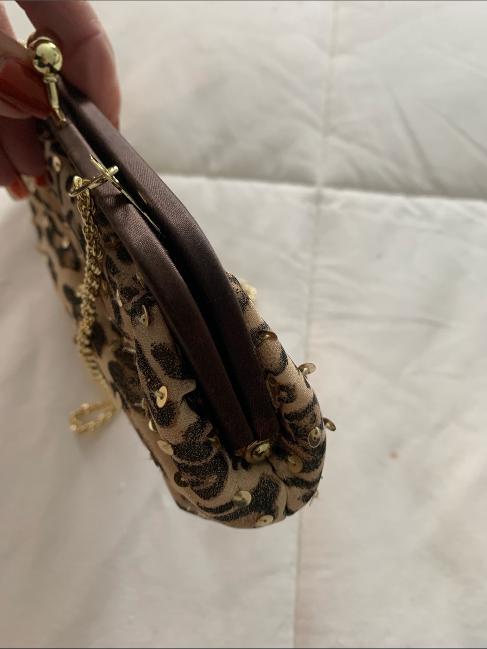 La Regale Gold and Brown Sequin Leopard Print Evening Clutch - Picture 6 of 9